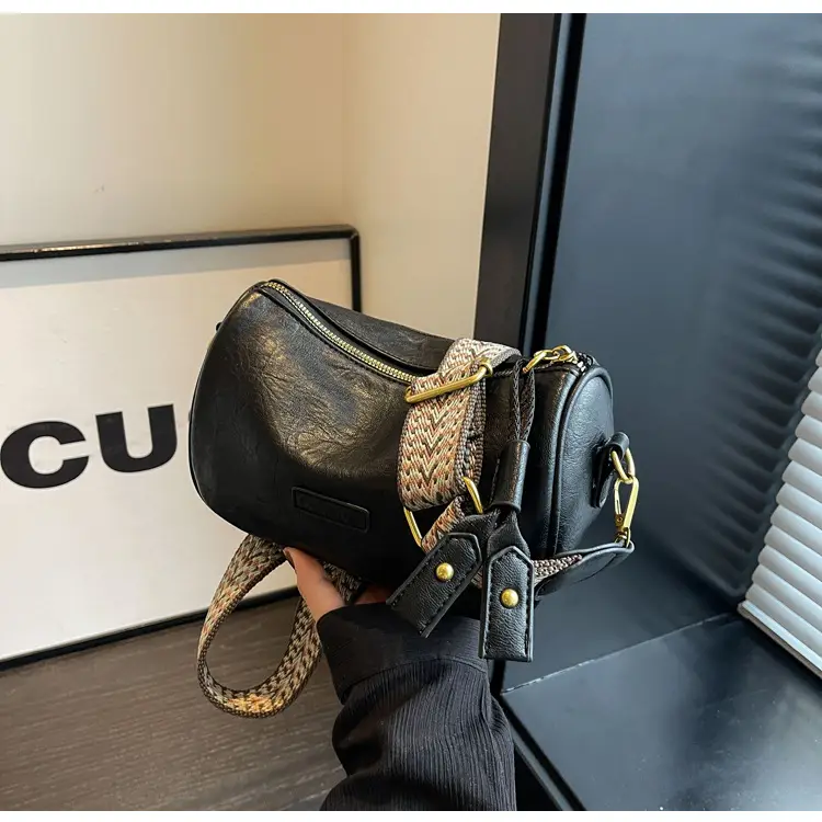 Black Retro Crossbody Bag for Women 2024 — feature 27