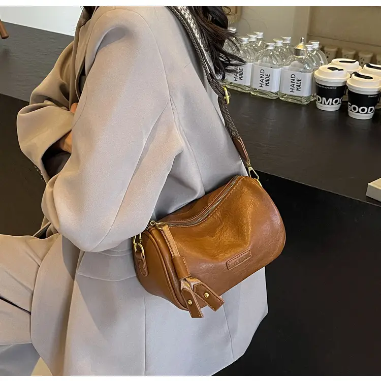 Black Retro Crossbody Bag for Women 2024 — feature 36