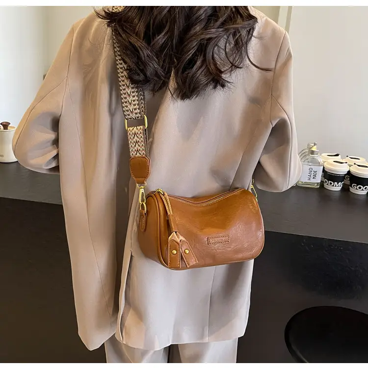 Black Retro Crossbody Bag for Women 2024 — feature 39