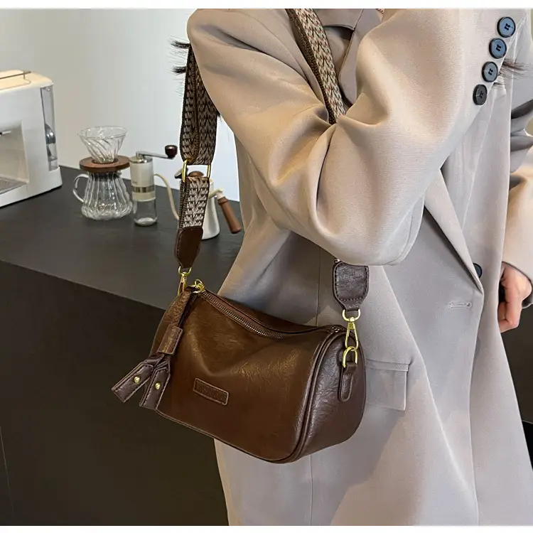 Black Retro Crossbody Bag for Women 2024 — feature 40