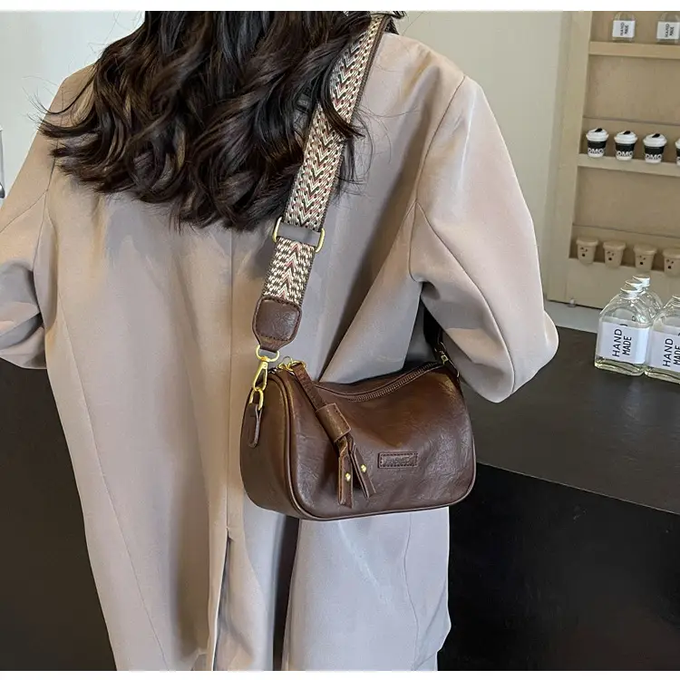 Black Retro Crossbody Bag for Women 2024 — feature 41