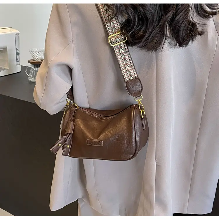 Black Retro Crossbody Bag for Women 2024 — feature 42
