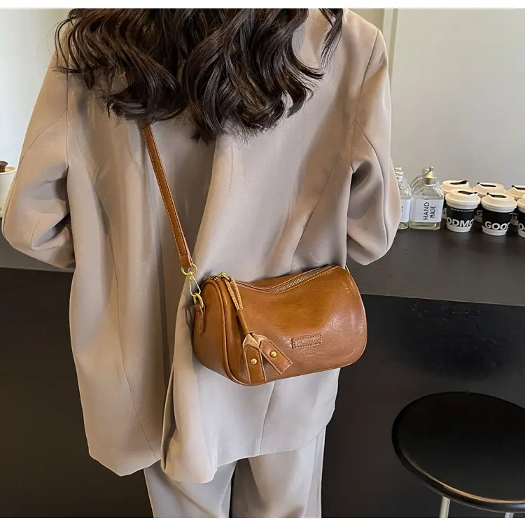 Black Retro Crossbody Bag for Women 2024 — feature 43