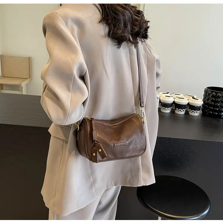 Black Retro Crossbody Bag for Women 2024 — feature 44