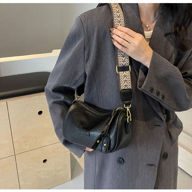 Black Retro Crossbody Bag for Women 2024 — feature 45