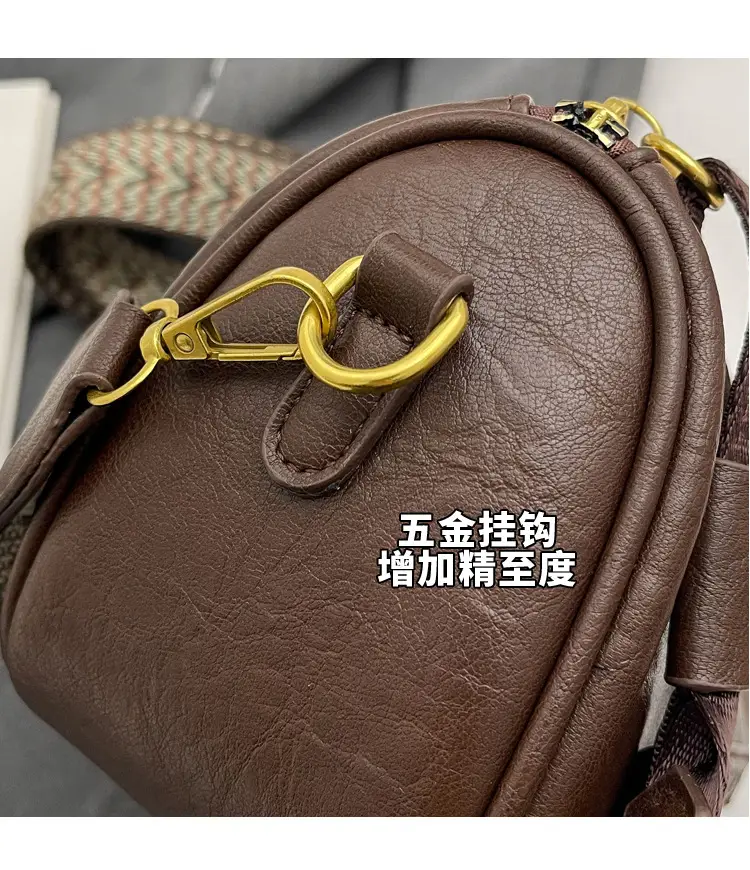 Black Retro Crossbody Bag for Women 2024 — feature 8