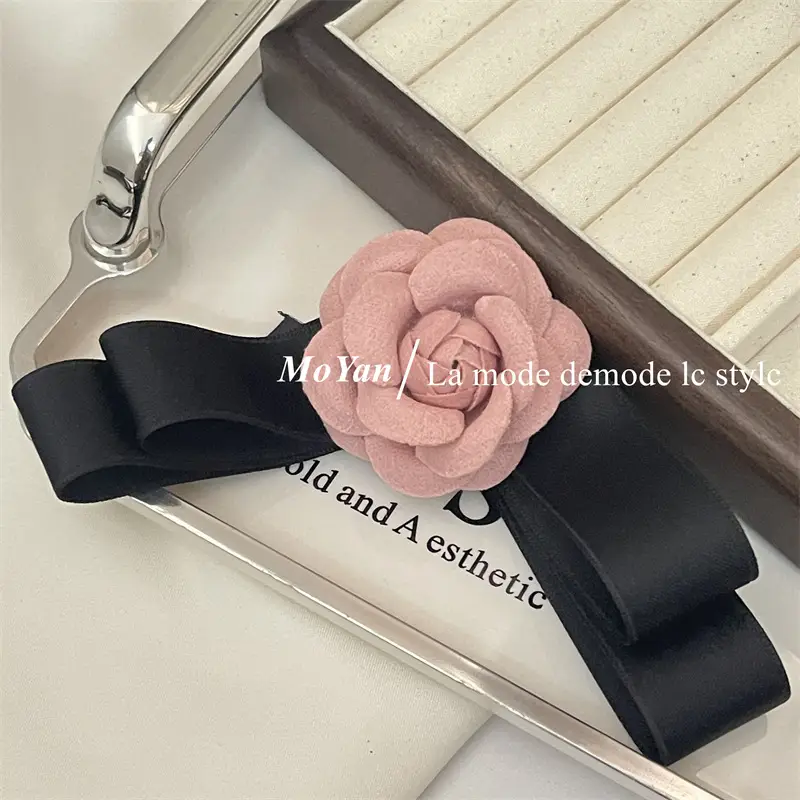 Black Camellia Bow Hairpin with Pink Rose Decor — feature 11
