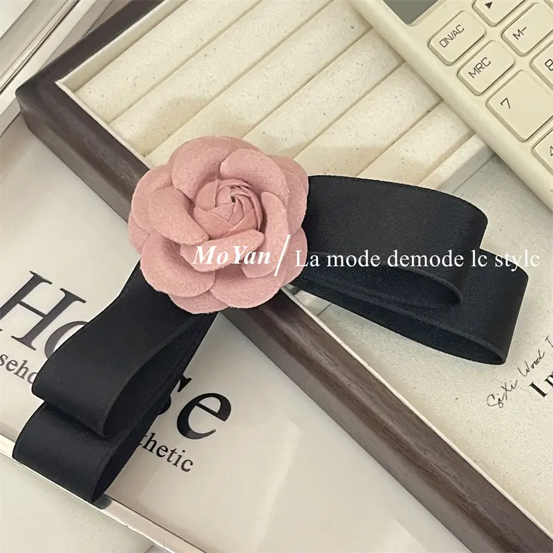 Black Camellia Bow Hairpin with Pink Rose Decor — feature 12