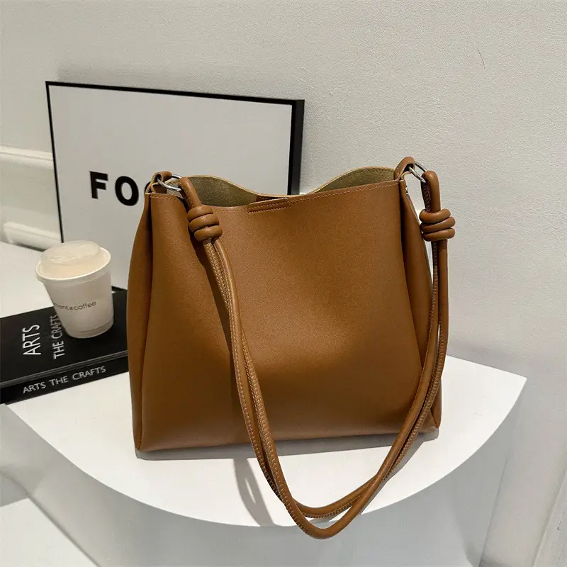 Women Retro Textured Shoulder Bag Brown 2024 - Image 3