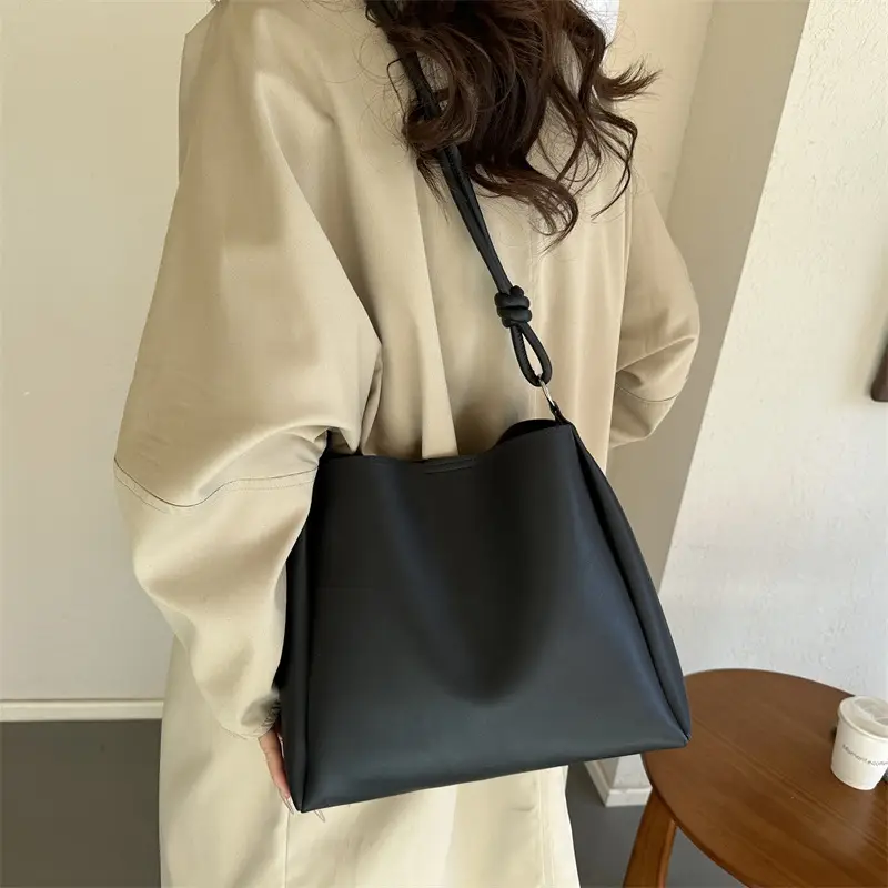 Women Retro Textured Shoulder Bag Brown 2024 - Image 6