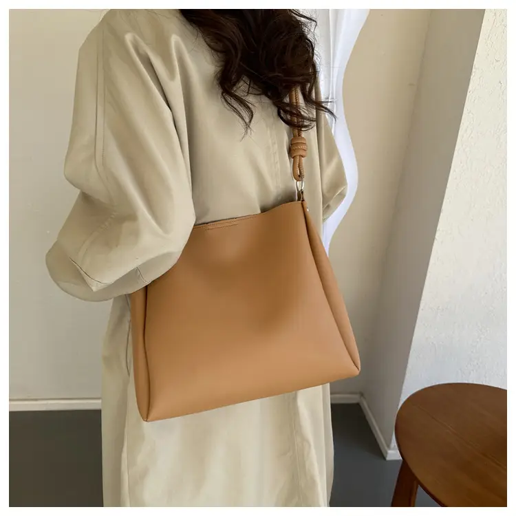 Women Retro Textured Shoulder Bag Brown 2024 — feature 13