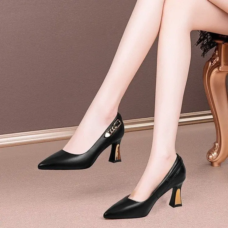 Shallow Mouth Thick Heel Leather Shoes 2025 Spring New Soft Leather Black High Heels Pointed Professional All-match Women's Shoes — feature 1