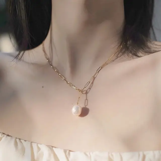 Vintage Pearl Necklace for Women's Wrinkle Chain - Image 2