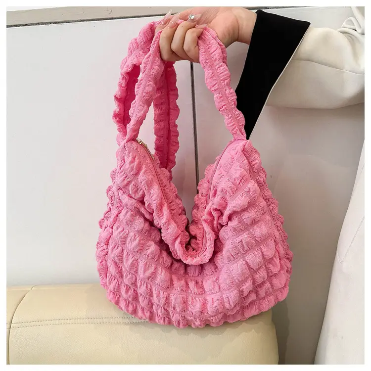 2023 New Fashion Shoulder Bag Black Pleated Clouds — feature 38