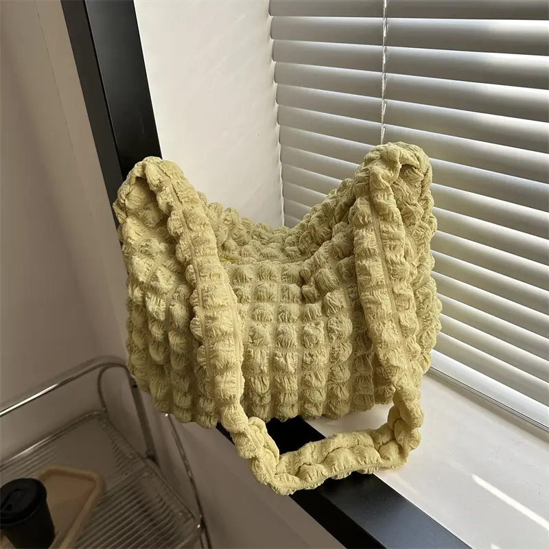 2023 New Fashion Shoulder Bag Black Pleated Clouds - Image 3