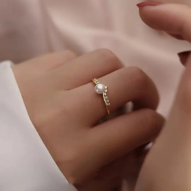 Pearl & Diamond V-Shape Ring for Women - Image 4