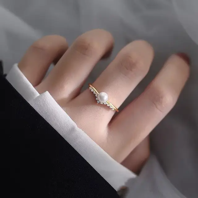 Pearl & Diamond V-Shape Ring for Women - Image 5