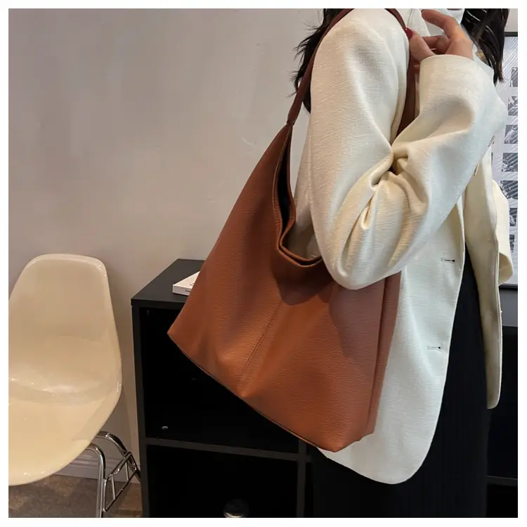 Women's Large Capacity Tan Leather Shoulder Bag — feature 13