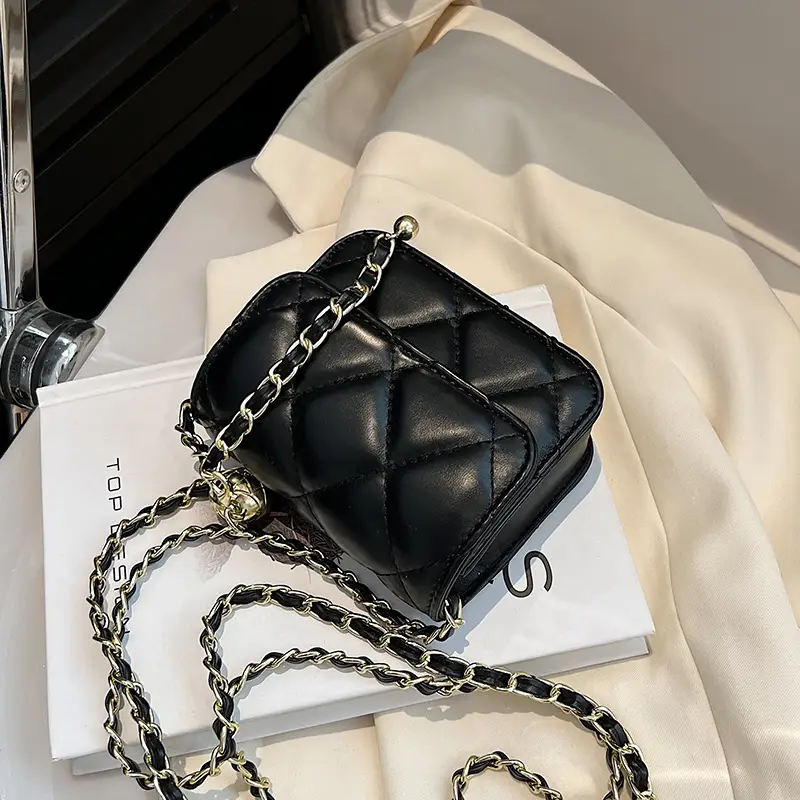 Women Quilted Chain Crossbody Bag Black 2026 - Image 9
