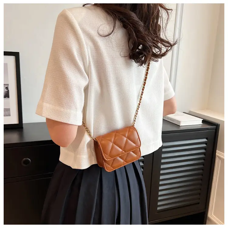 Women Quilted Chain Crossbody Bag Black 2026 — feature 24