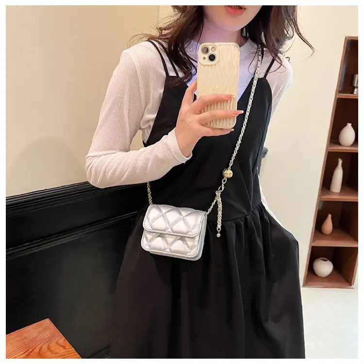 Women Quilted Chain Crossbody Bag Black 2026 — feature 29