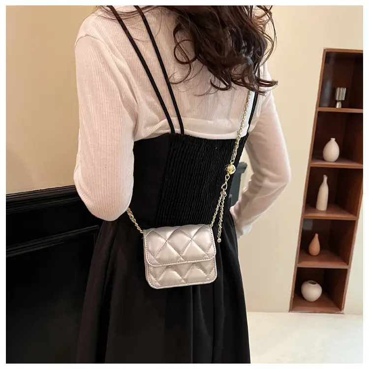 Women Quilted Chain Crossbody Bag Black 2026 — feature 30