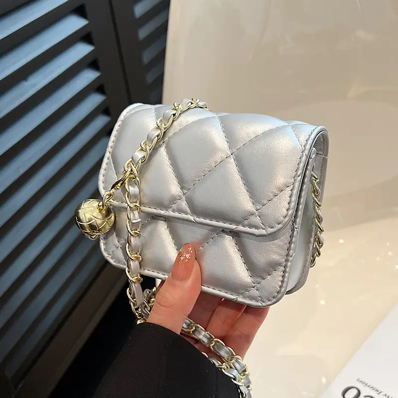 Women Quilted Chain Crossbody Bag Black 2026 - Image 4