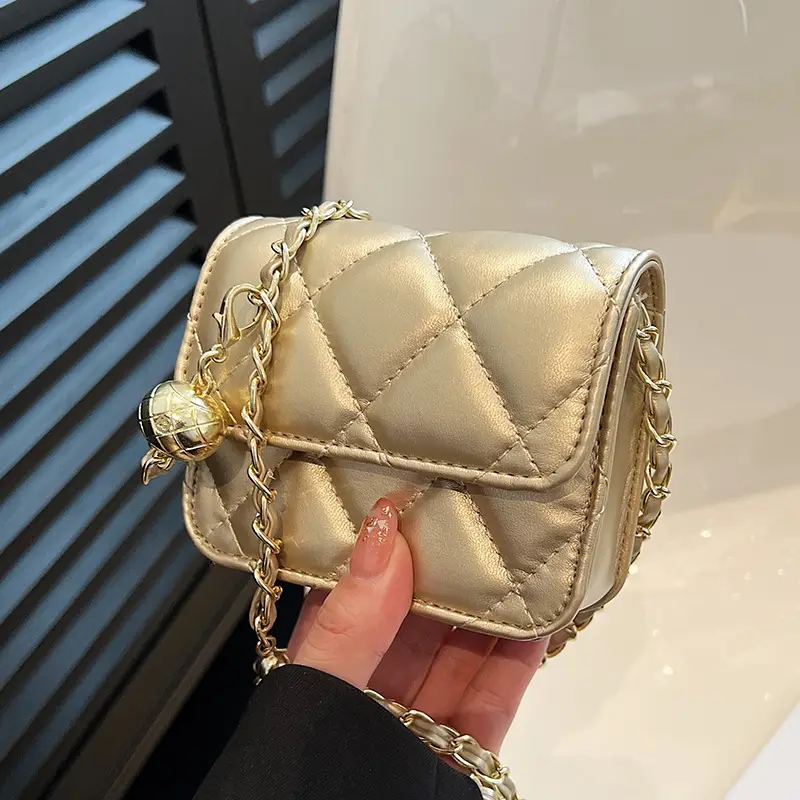 Women Quilted Chain Crossbody Bag Black 2026 - Image 5