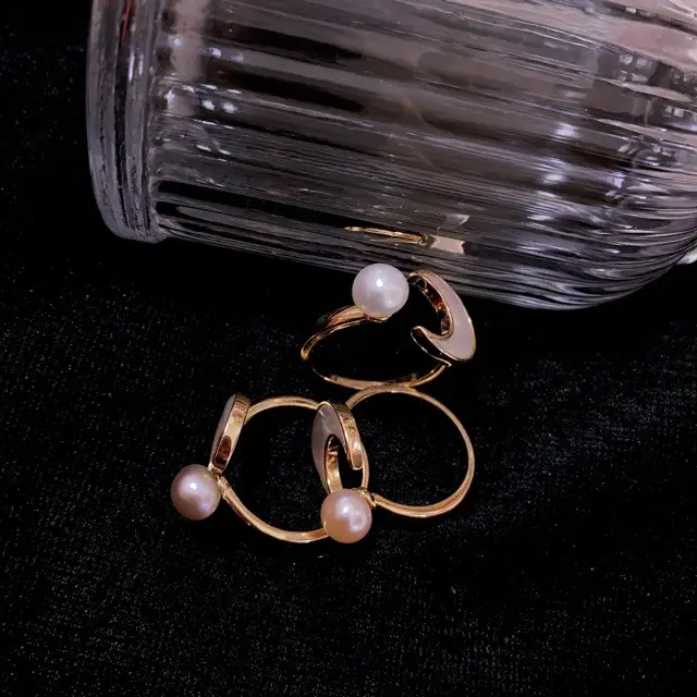 Cute Sailor Moon Pearl Crescent Ring - Image 5
