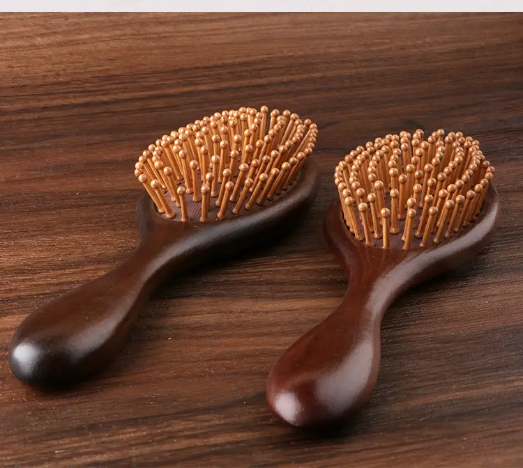 Golden Silk Sandalwood Carved Air Cushion Comb Large Oval — feature 12