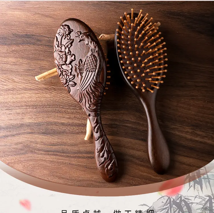 Golden Silk Sandalwood Carved Air Cushion Comb Large Oval — feature 15