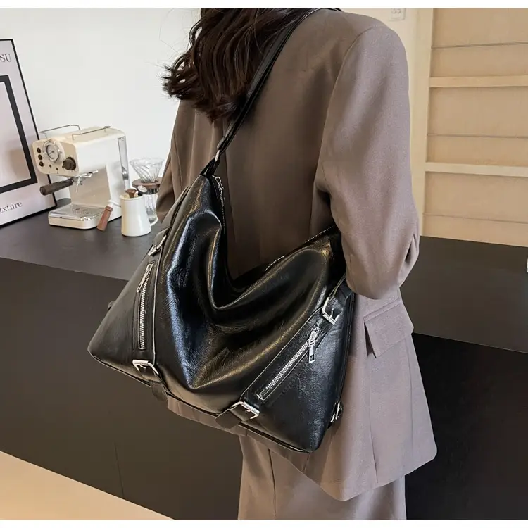 Black Large Capacity Shoulder Bag for Women 2024 — feature 14