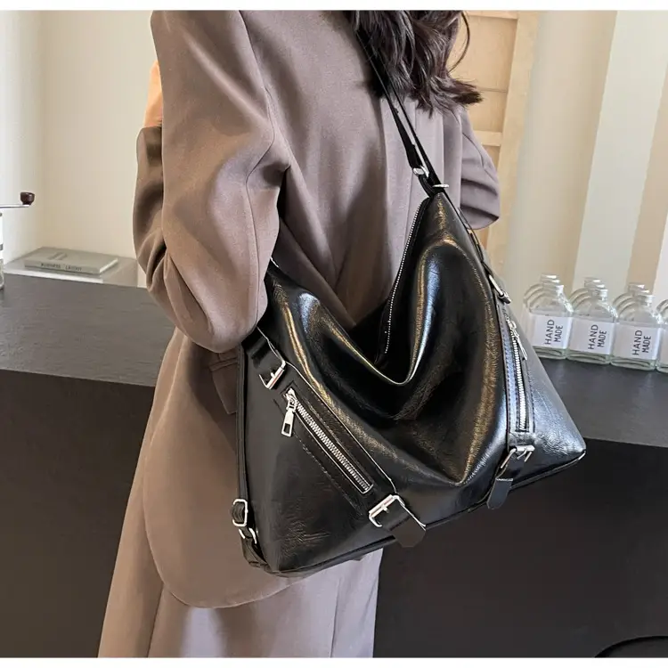 Black Large Capacity Shoulder Bag for Women 2024 — feature 16