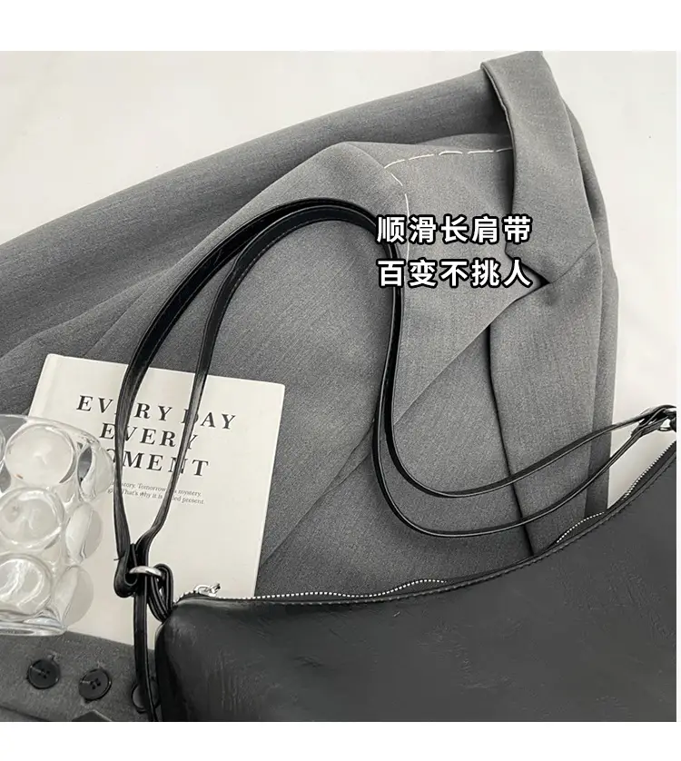 Black Large Capacity Shoulder Bag for Women 2024 — feature 2