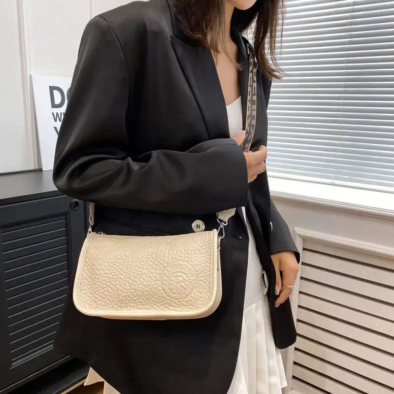 Black Leather Wide Shoulder Bag with Strap — feature 10