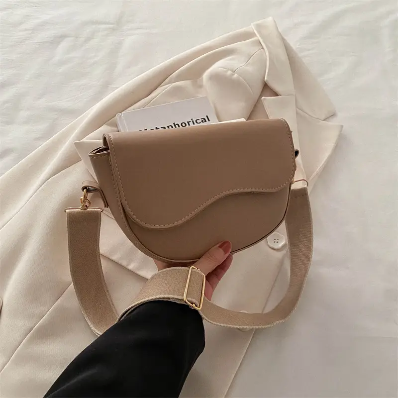 Black Textured Shoulder Bag for Women 2024 - Image 2