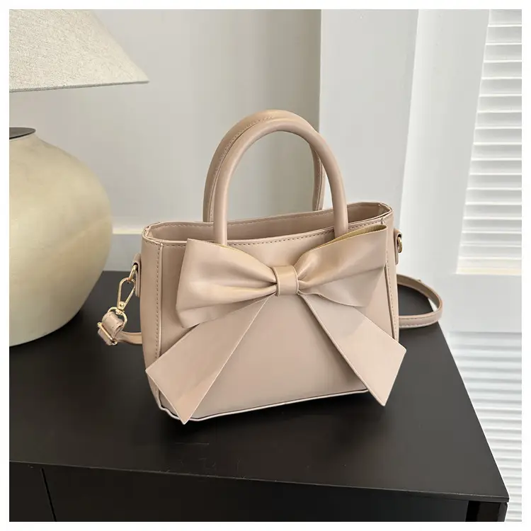 White Bow Shoulder Messenger Bag with Gold Hardware — feature 12