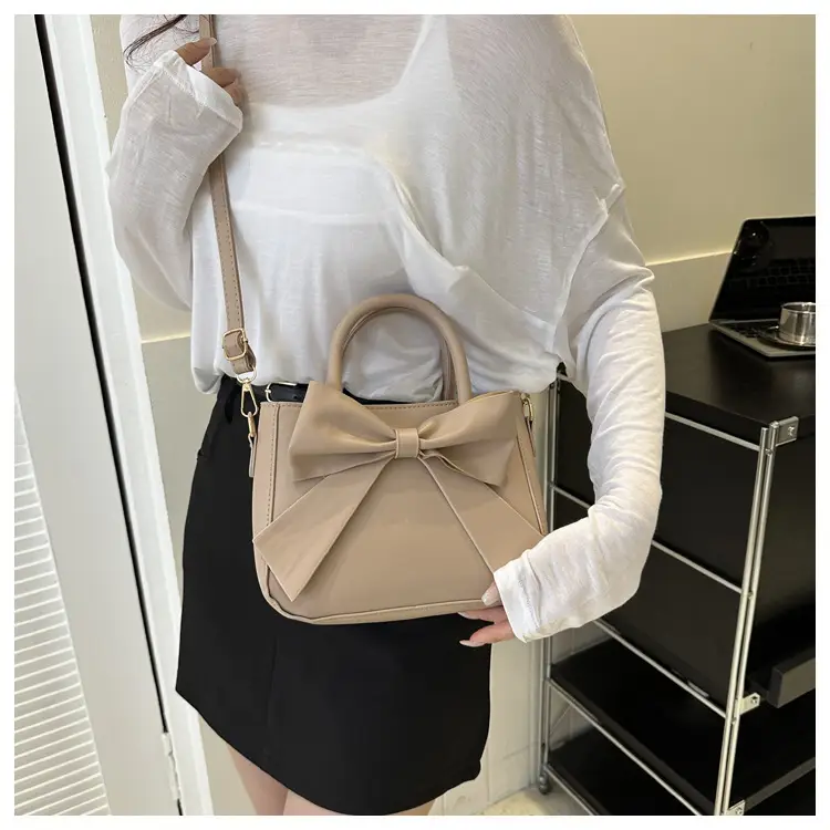 White Bow Shoulder Messenger Bag with Gold Hardware — feature 20