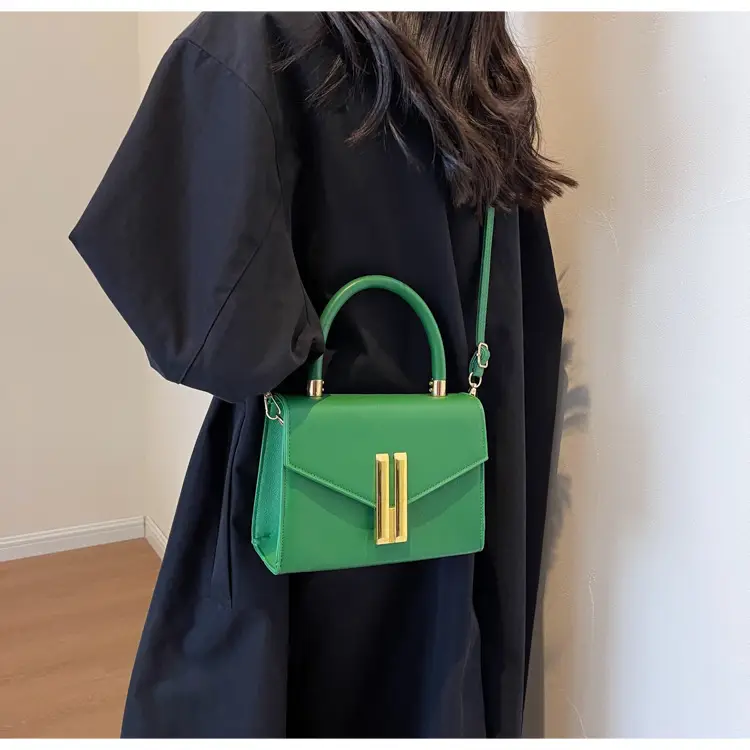 Bags with Niche Designs 2026 New Models, Fashionable Trendy Single-Shoulder Small Square Bags, Casual Stylish Crossbody Bags for Women — feature 14