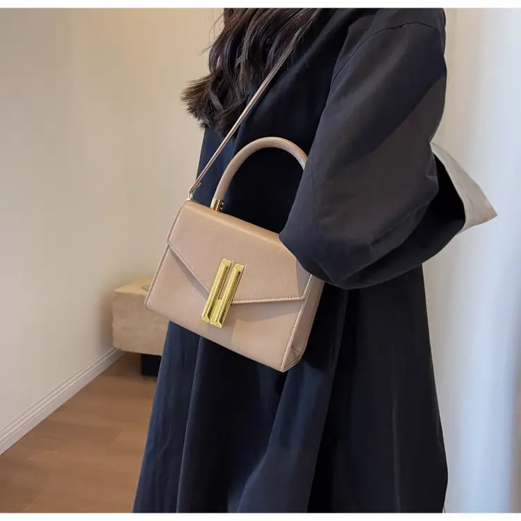 Bags with Niche Designs 2026 New Models, Fashionable Trendy Single-Shoulder Small Square Bags, Casual Stylish Crossbody Bags for Women — feature 15