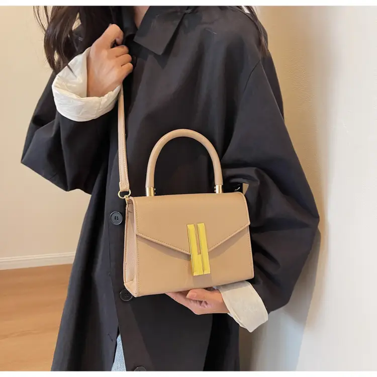 Bags with Niche Designs 2026 New Models, Fashionable Trendy Single-Shoulder Small Square Bags, Casual Stylish Crossbody Bags for Women — feature 16