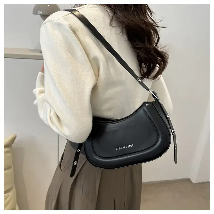 Women's White Retro Square Shoulder Bag 2024 — feature 16