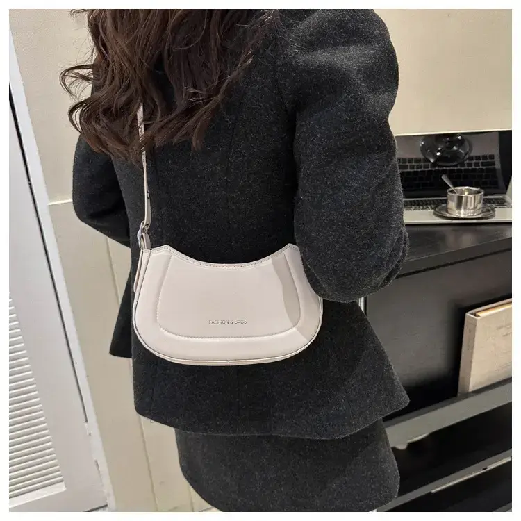 Women's White Retro Square Shoulder Bag 2024 — feature 18