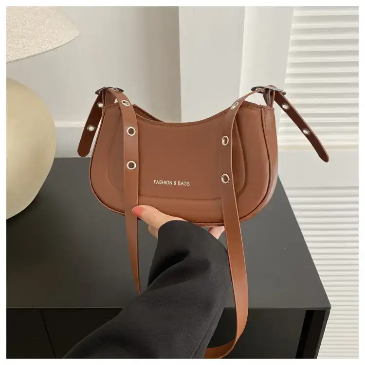 Women's White Retro Square Shoulder Bag 2024 — feature 25