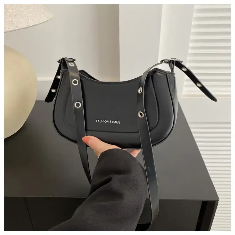 Women's White Retro Square Shoulder Bag 2024 — feature 26