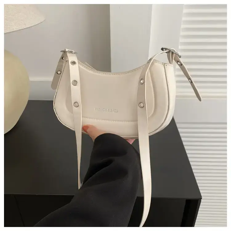 Women's White Retro Square Shoulder Bag 2024 — feature 27