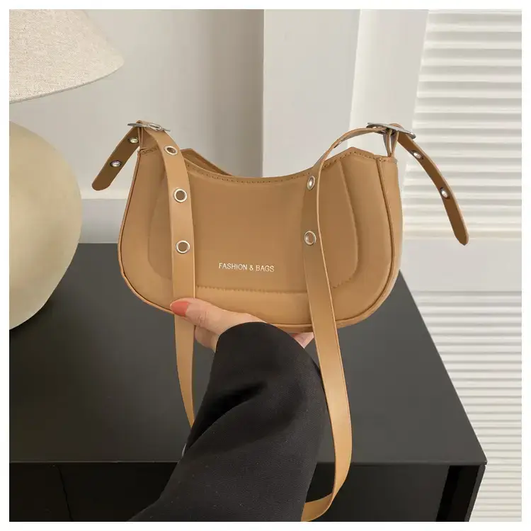Women's White Retro Square Shoulder Bag 2024 — feature 28