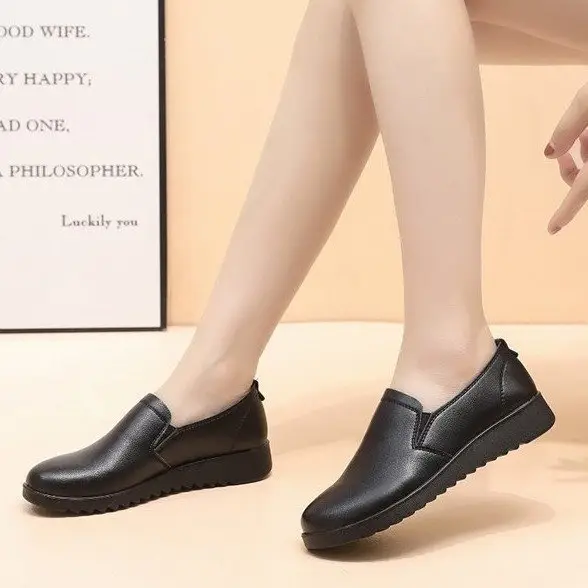 Non-slip waterproof oil-proof kitchen work shoes work shoes KFC Pizza Hut flat mother shoes soft bottom women's shoes - Image 5