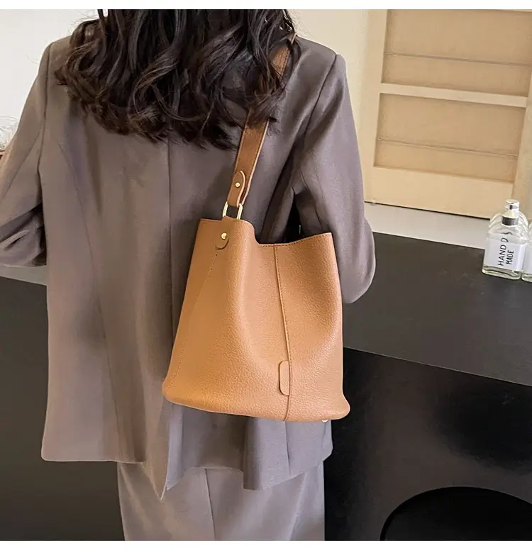 Black Lychee Pattern Bucket Bag for Women 2024 — feature 17