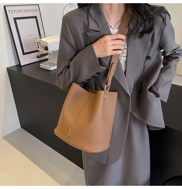 Black Lychee Pattern Bucket Bag for Women 2024 — feature 25